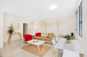 Coastal Unit with Patio, Pool, BBQ and Parking